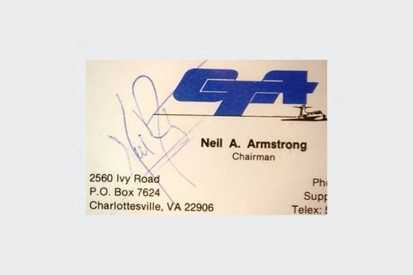 Armstrong vizitinė kortelė